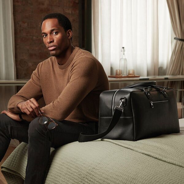 Tailored luxe PU wash bag Thumbnail